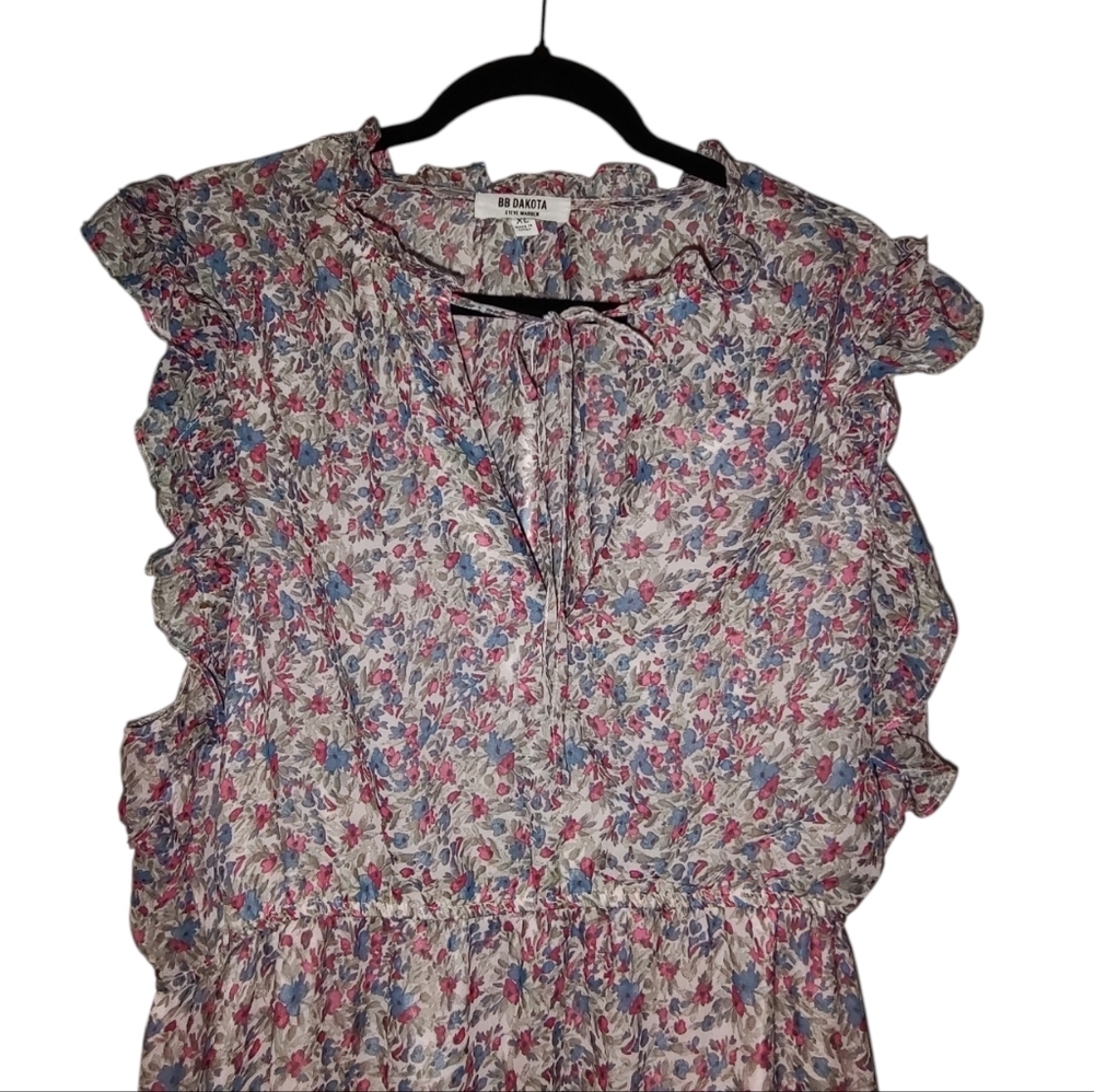 BB Dakota Lavender Floral Tiered V-Neck Midi Dress With Ruffle Sleeves - Picture 2 of 6